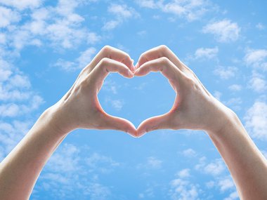2020.02.12_Heart_Hands_Getty.jpg