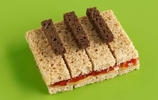 sandwich shaped as piano keys