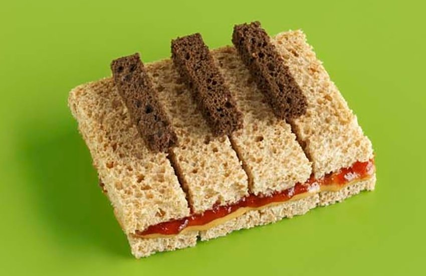 sandwich shaped as piano keys