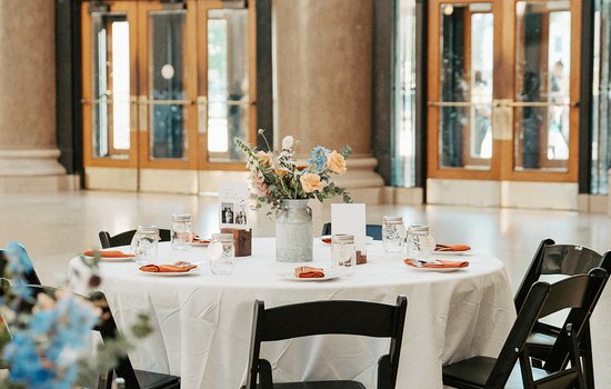 Image of tables in Rotunda by Amanda Arnold Photography