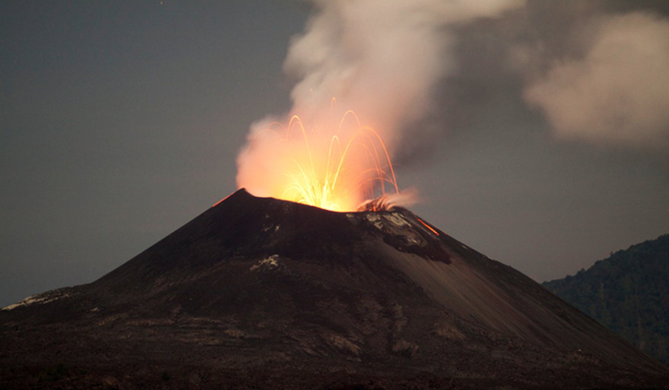 krakatoa volcano today