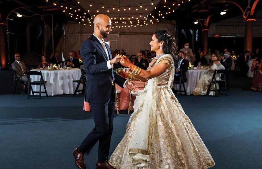 Wedding couple dancing in the Thalhimer Pavilion by Xiaoqi Li